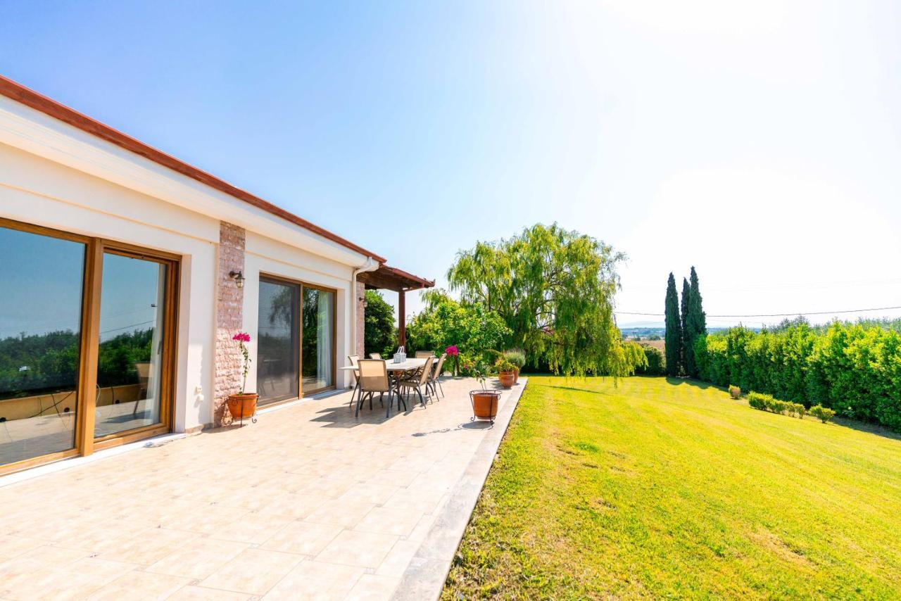 Villa Bougainvillea Епаноми Екстериор снимка