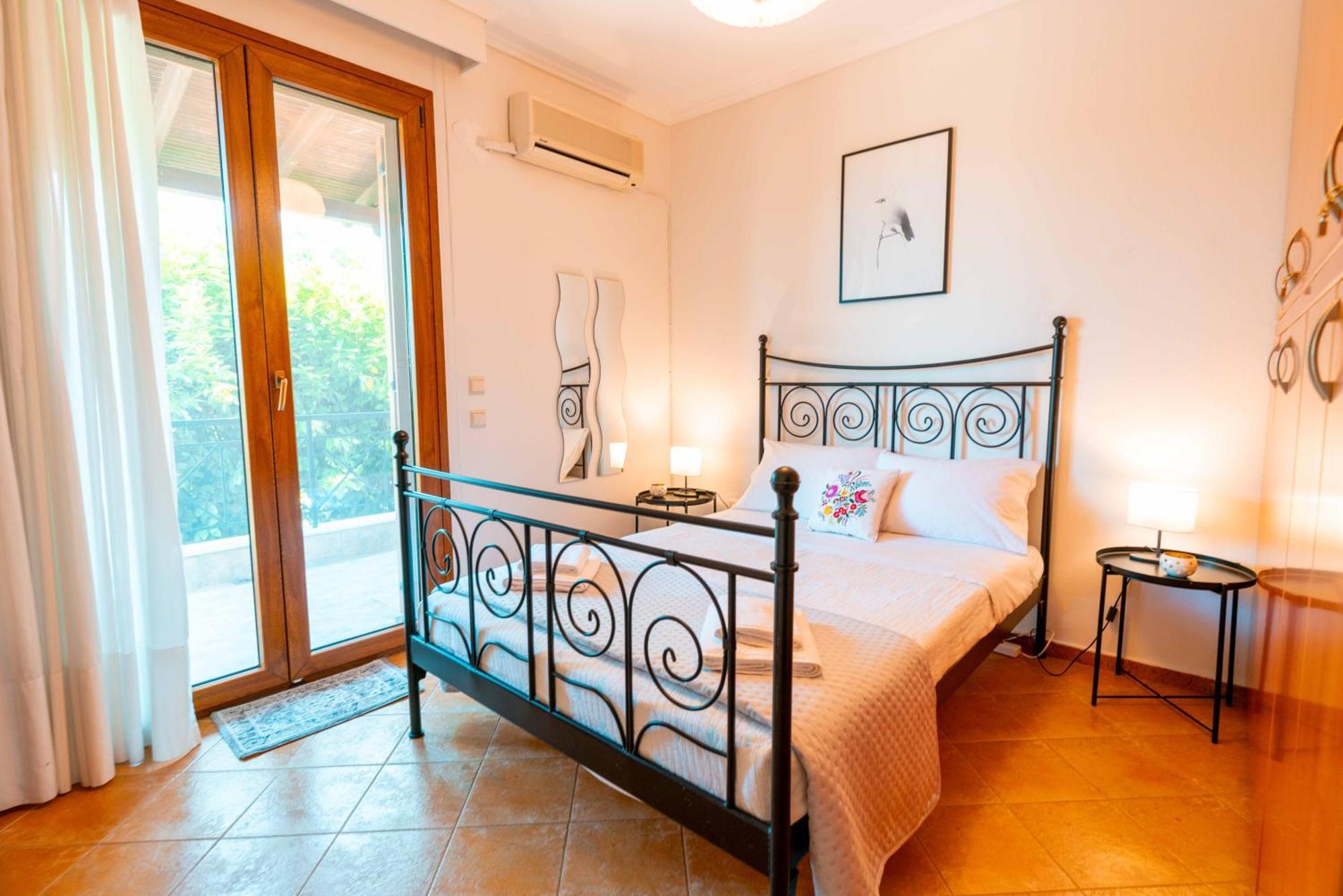 Villa Bougainvillea Епаноми Екстериор снимка
