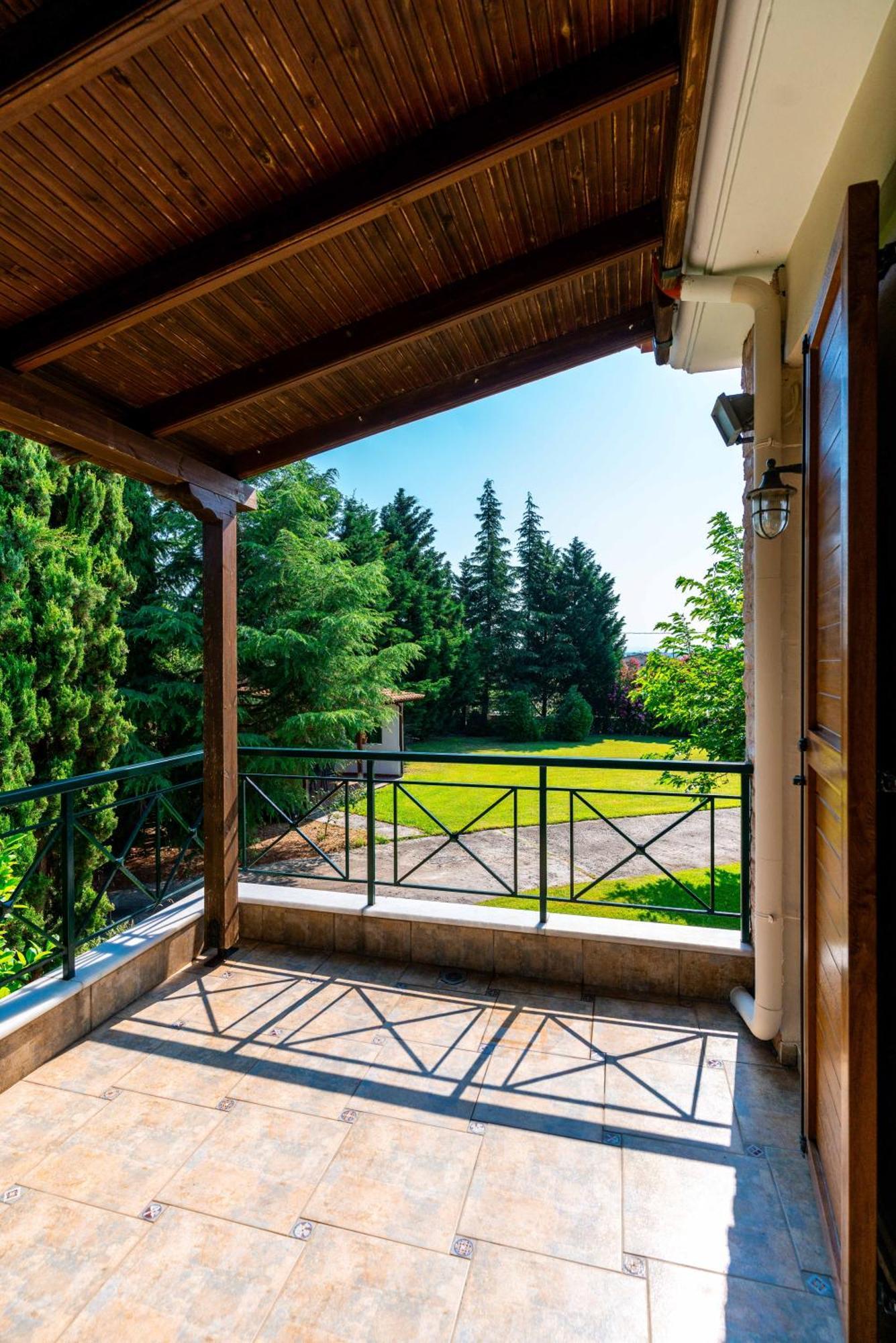 Villa Bougainvillea Епаноми Екстериор снимка